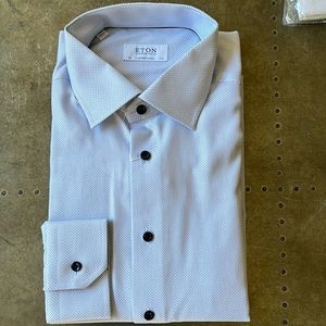 NWT Eton contemporary men’s dress shirt in blue and white. Size 17.5.